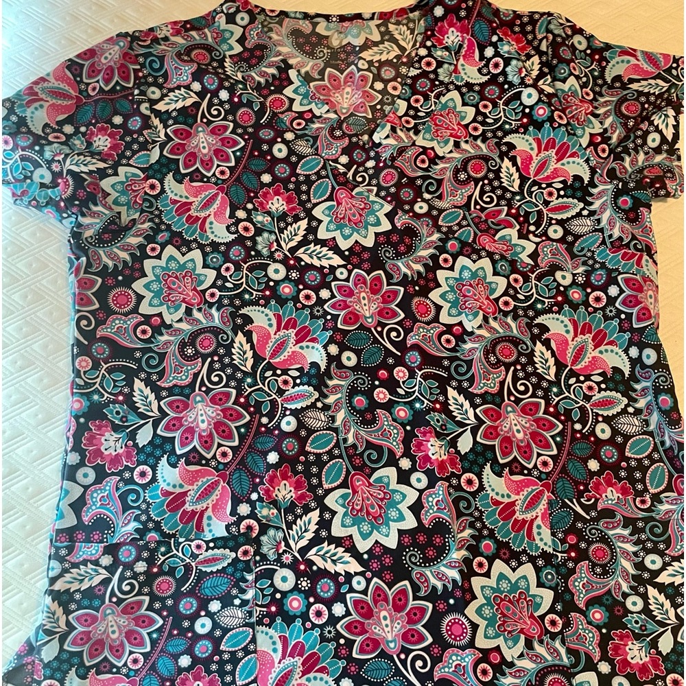 Scrub top
